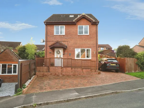 Harlech Drive, Gwent, NP10