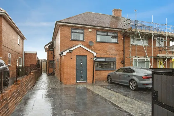 Lodge Hill Road, Ossett, West Yorkshi...