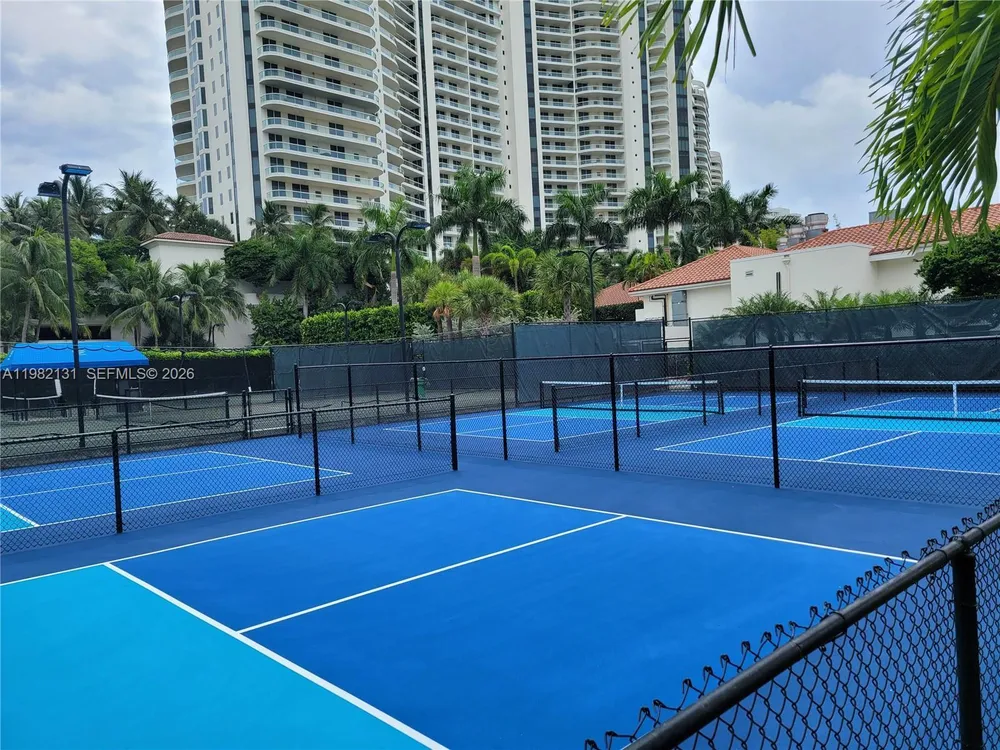4000 Island Blvd, Aventura, FL 33160