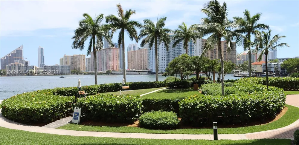 4000 Island Blvd, Aventura, FL 33160