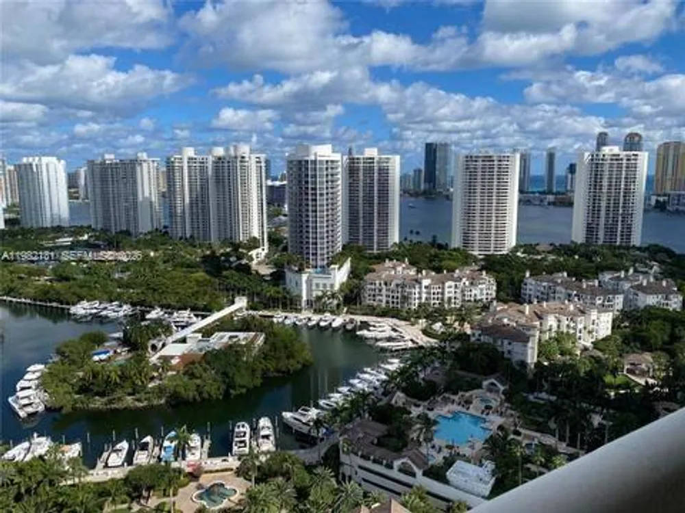 4000 Island Blvd, Aventura, FL 33160