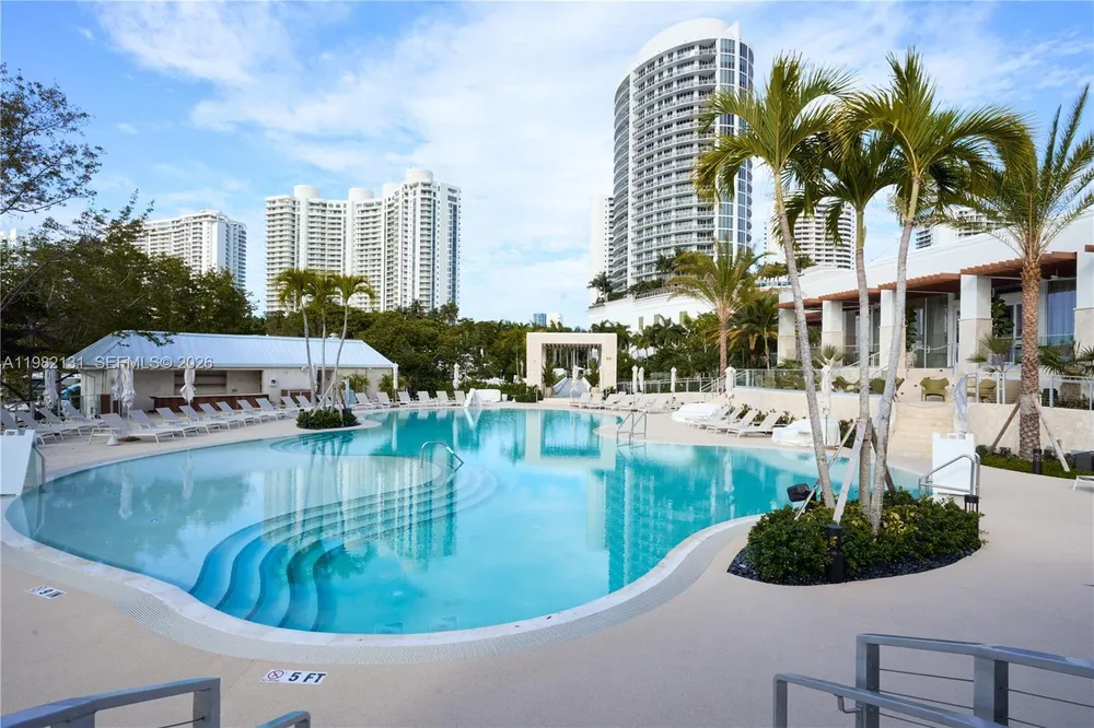 4000 Island Blvd, Aventura, FL 33160