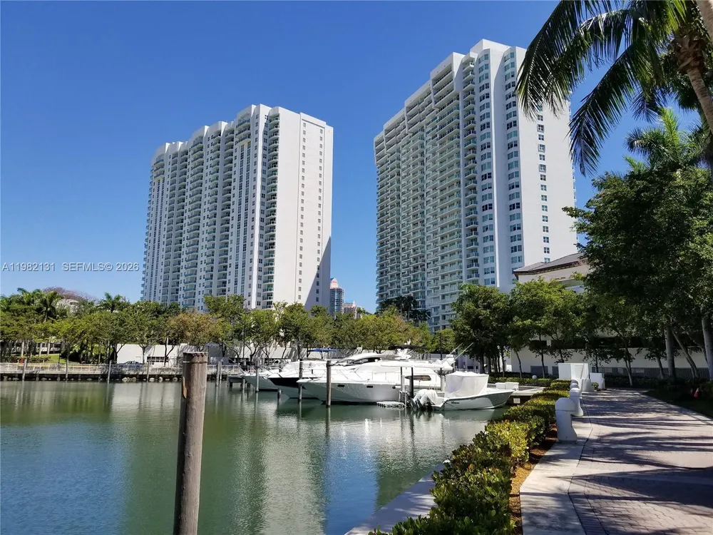 4000 Island Blvd, Aventura, FL 33160