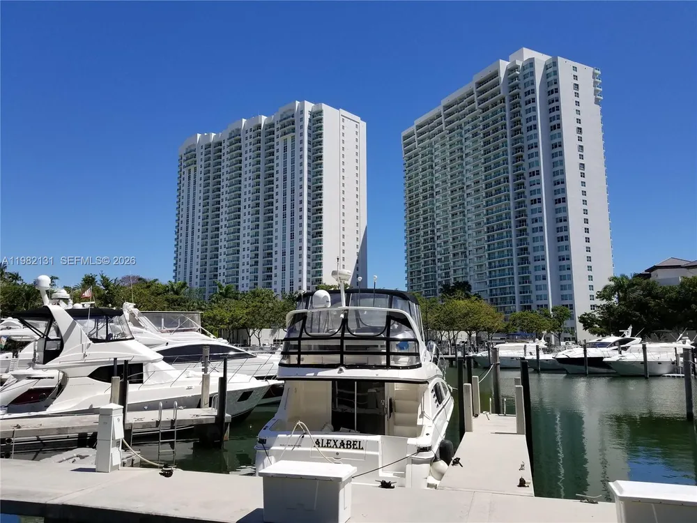4000 Island Blvd, Aventura, FL 33160