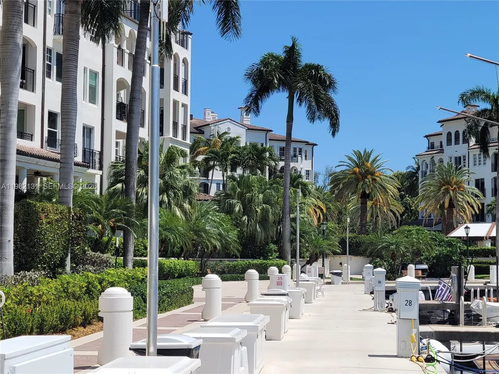 4000 Island Blvd, Aventura, FL 33160