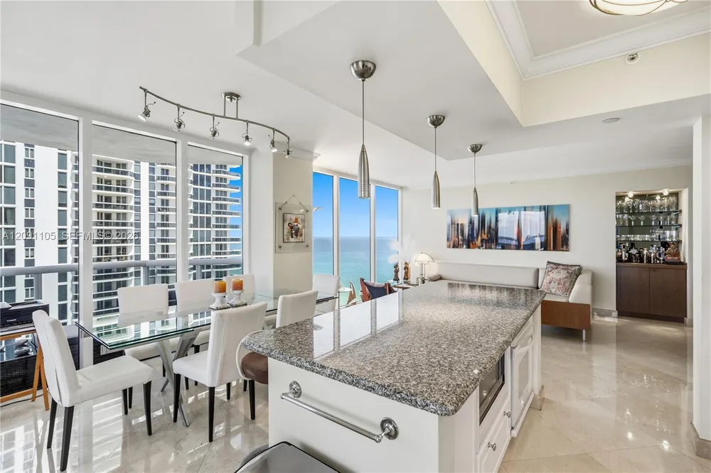 4775 Collins Ave, Miami Beach, FL 33140