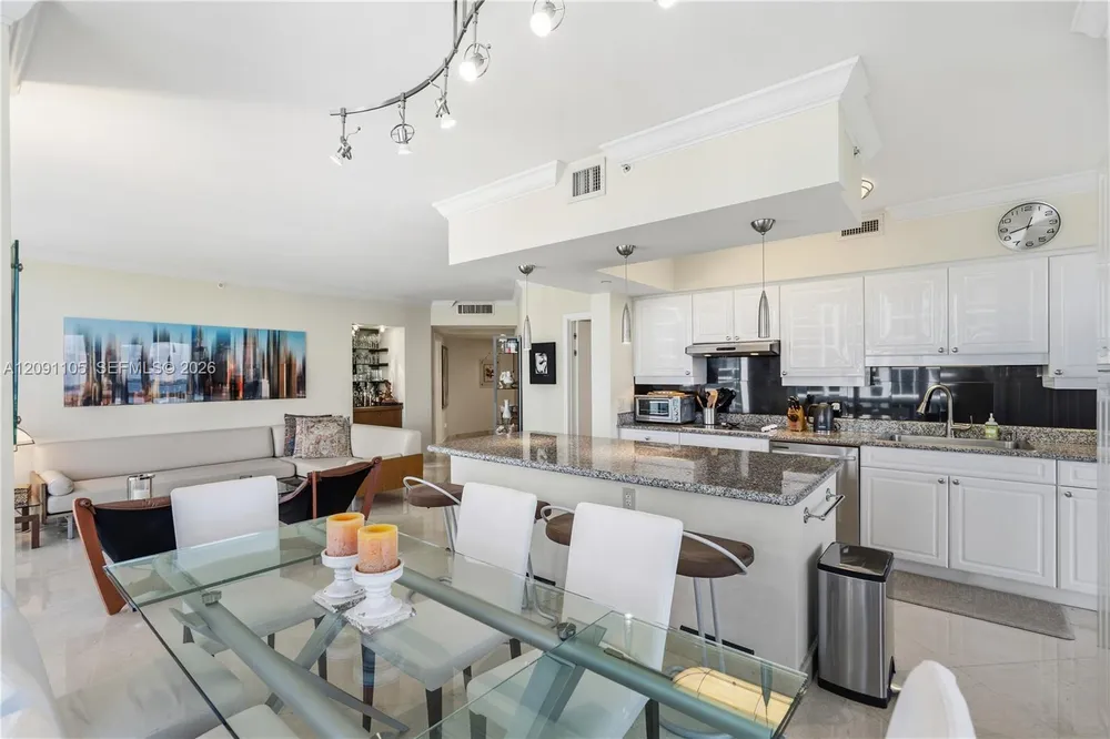 4775 Collins Ave, Miami Beach, FL 33140