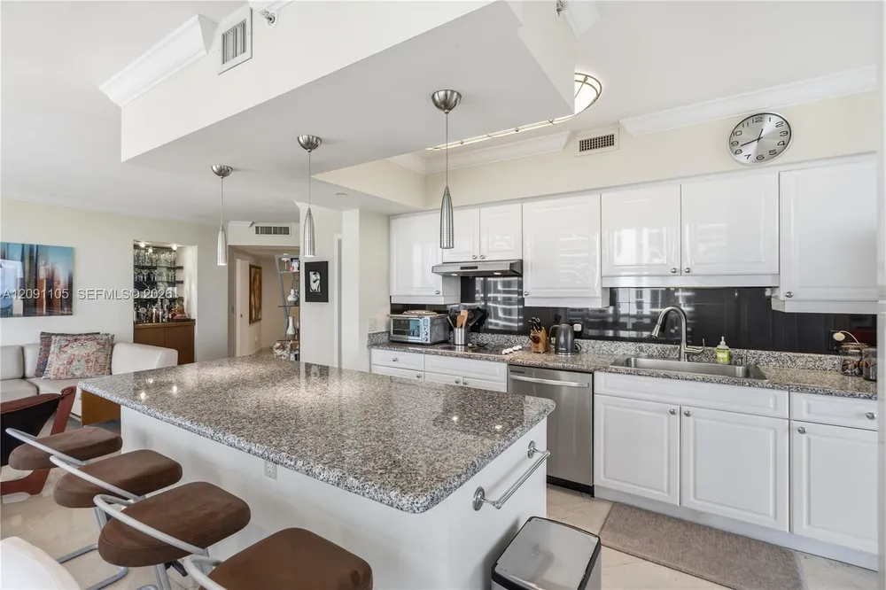 4775 Collins Ave, Miami Beach, FL 33140