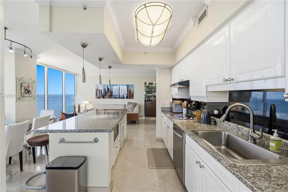 4775 Collins Ave, Miami Beach, FL 33140
