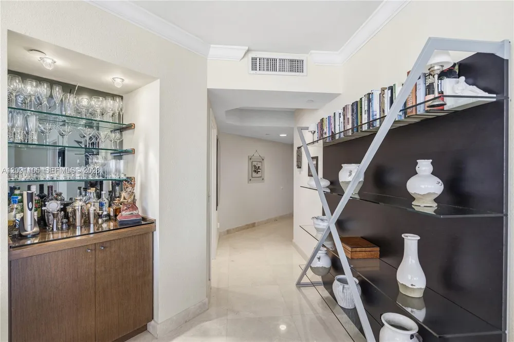 4775 Collins Ave, Miami Beach, FL 33140