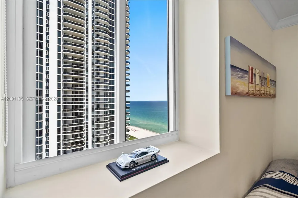 4775 Collins Ave, Miami Beach, FL 33140