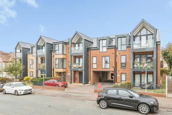 Grosvenor Road, Westcliff-on-Sea, Ess...