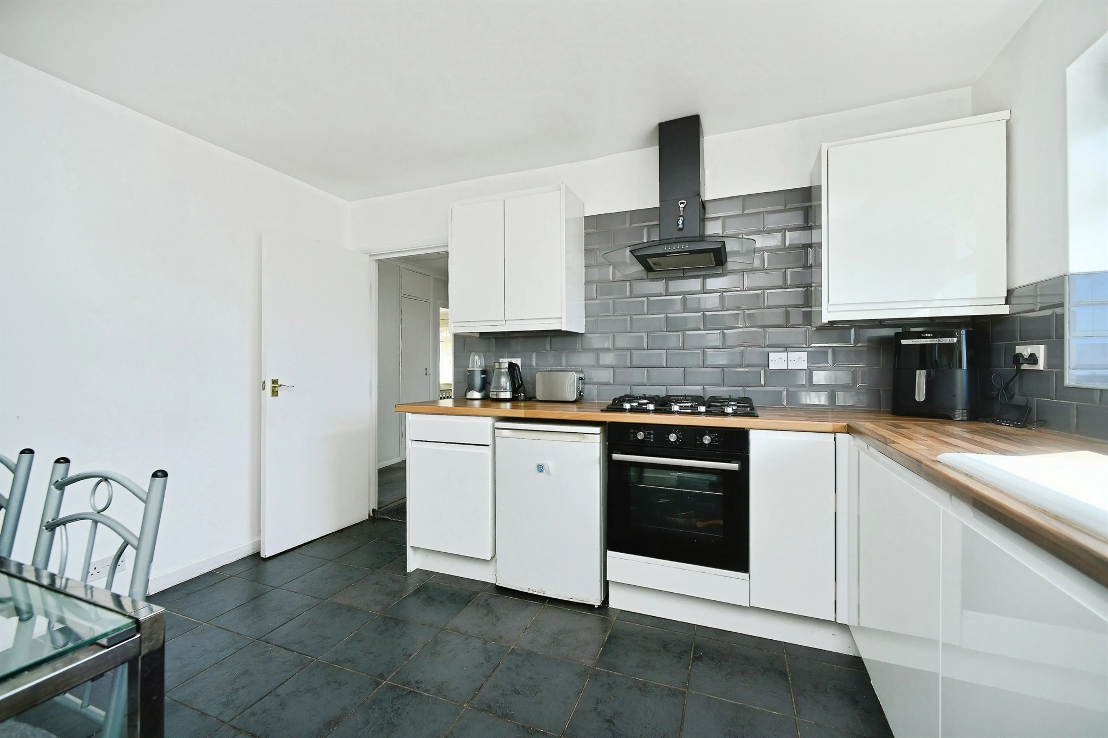 Property at Swanborough Drive, Brighton