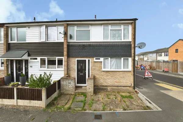 Cadogan Terrace, Basildon, Essex, SS13