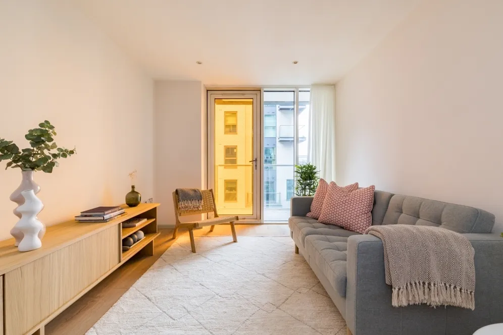 Millharbour, E14 photo 1