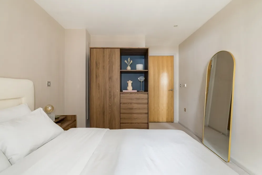 Millharbour, E14 photo 11