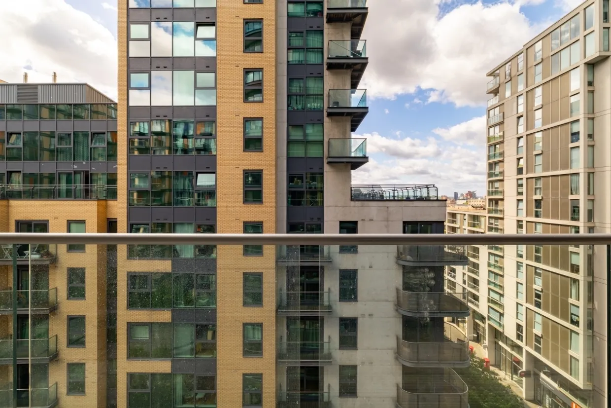 Millharbour, E14 photo 14