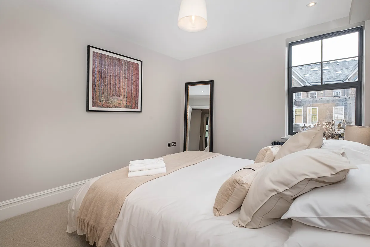 Claremont Road, Teddington, TW11 photo 6