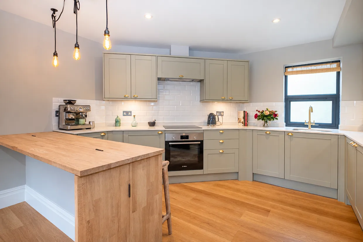 Claremont Road, Teddington, TW11 photo 9