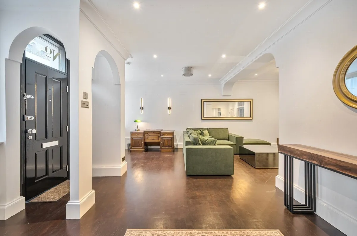 Elvaston Mews, London, SW7