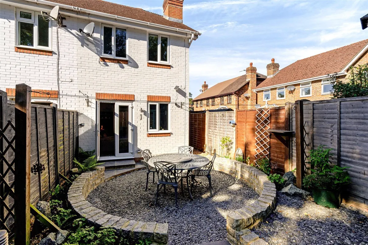 Pound Meadow, Sherfield-on-Loddon, RG27