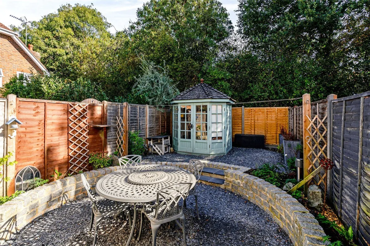 Pound Meadow, Sherfield-on-Loddon, RG27