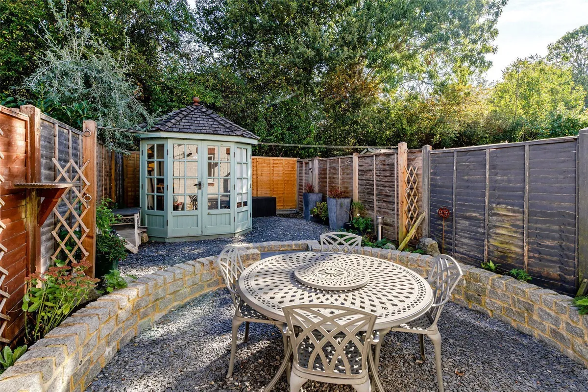 Pound Meadow, Sherfield-on-Loddon, RG27