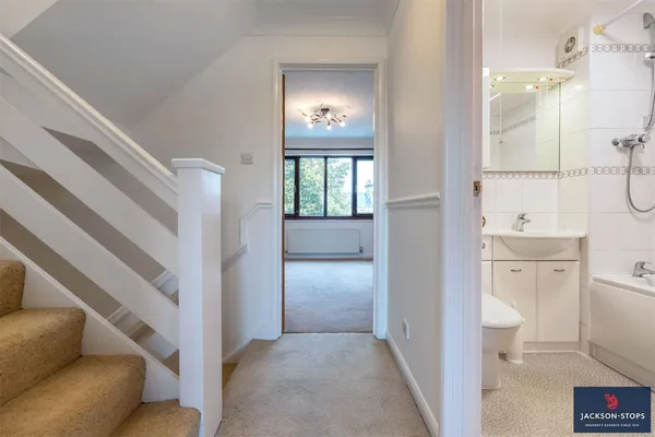 Armstrong Close, Newmarket, CB8 photo 14