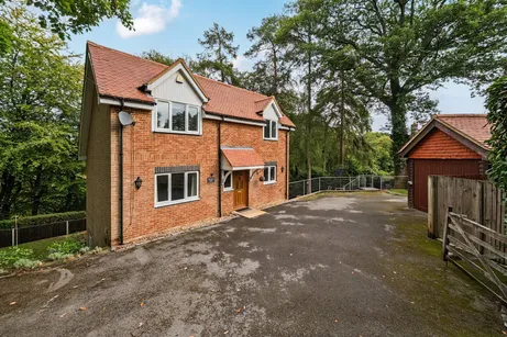 Whitmore Vale Road, HINDHEAD, GU26