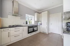 Whitmore Vale Road, HINDHEAD, GU26 photo 4