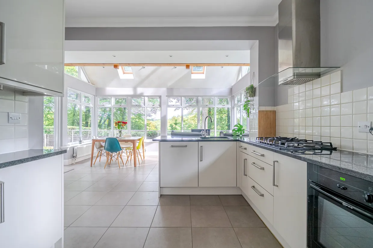 Whitmore Vale Road, HINDHEAD, GU26 photo 7