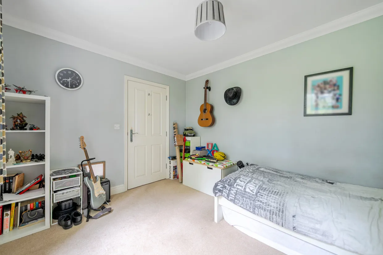 Whitmore Vale Road, HINDHEAD, GU26 photo 15