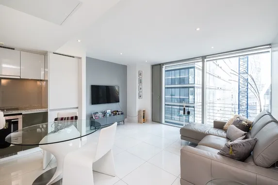 Landmark West Tower, E14