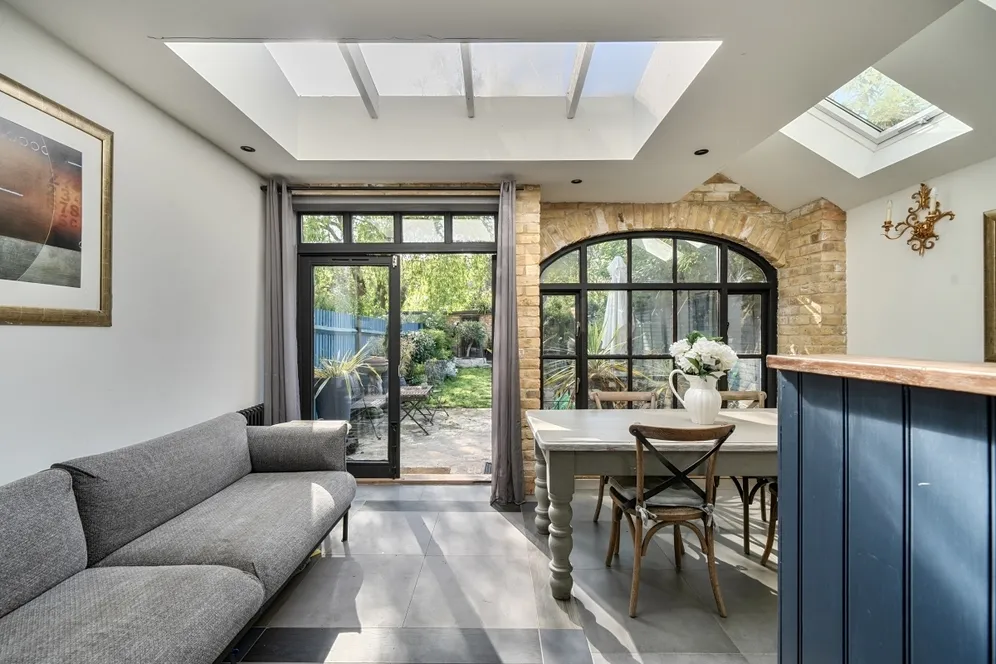 Priory Avenue Crouch End N8 photo 3