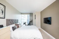 Landmark West Tower, E14 photo 10
