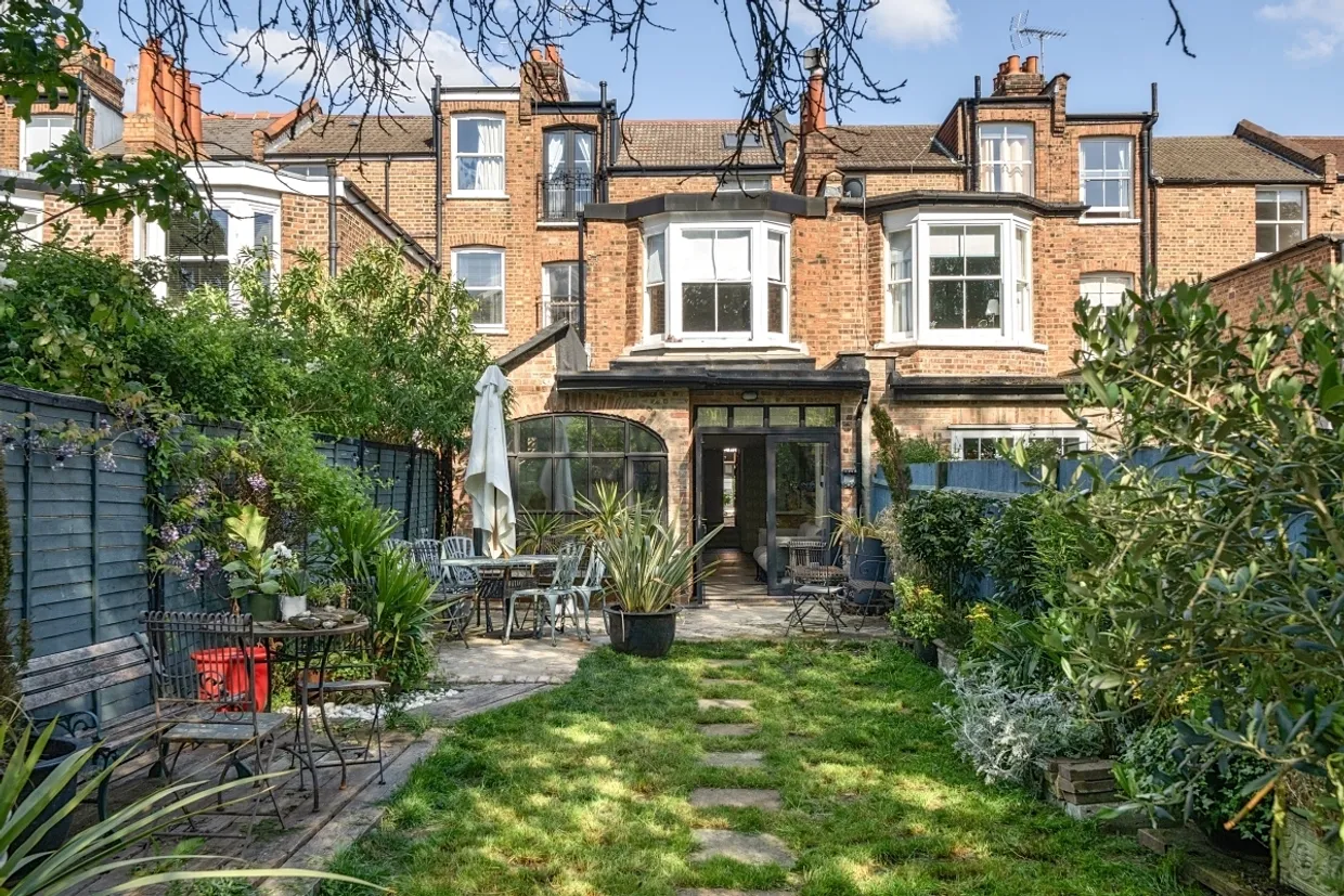 Priory Avenue Crouch End N8 photo 11