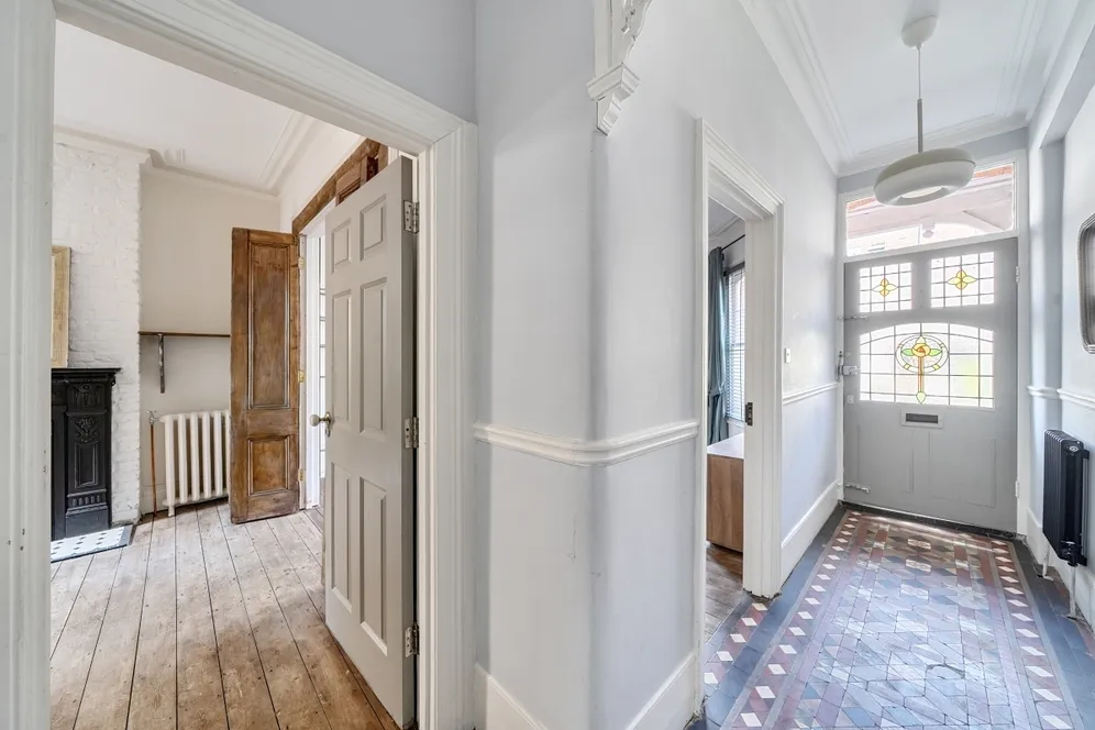 Priory Avenue Crouch End N8 photo 17