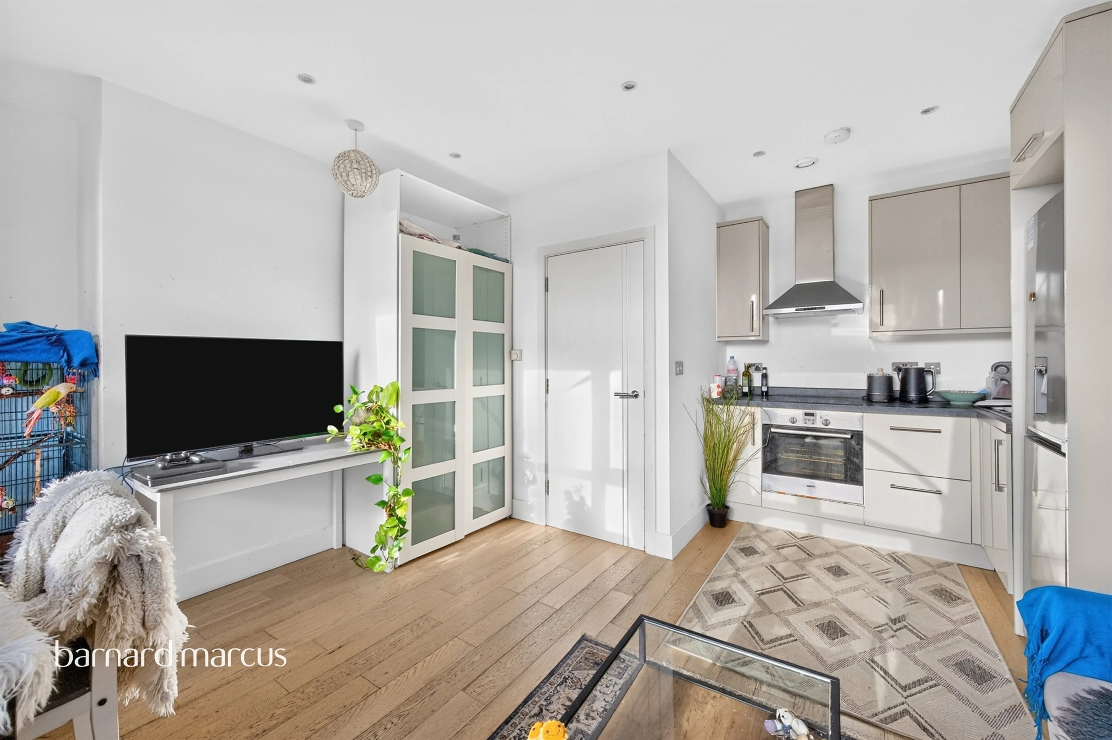 Property at Barnsbury Lane, Surbiton