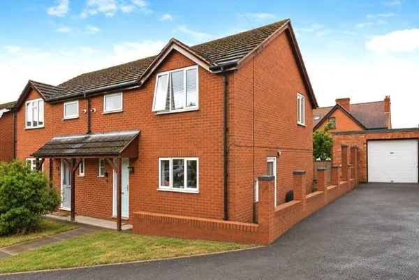 Sandringham Close, Evesham, ErshireWo...