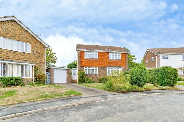 St. Marys Close, Pulborough, West Sus...