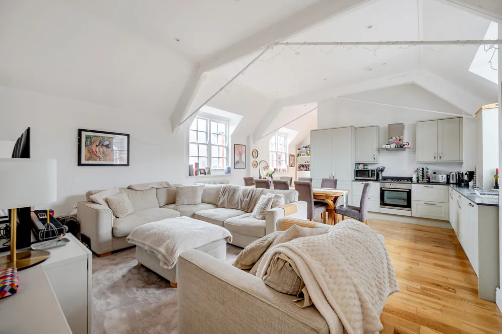 Bluecoats Avenue, Hertford, SG14 photo 3