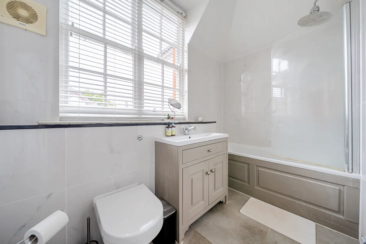 Bluecoats Avenue, Hertford, SG14 photo 10