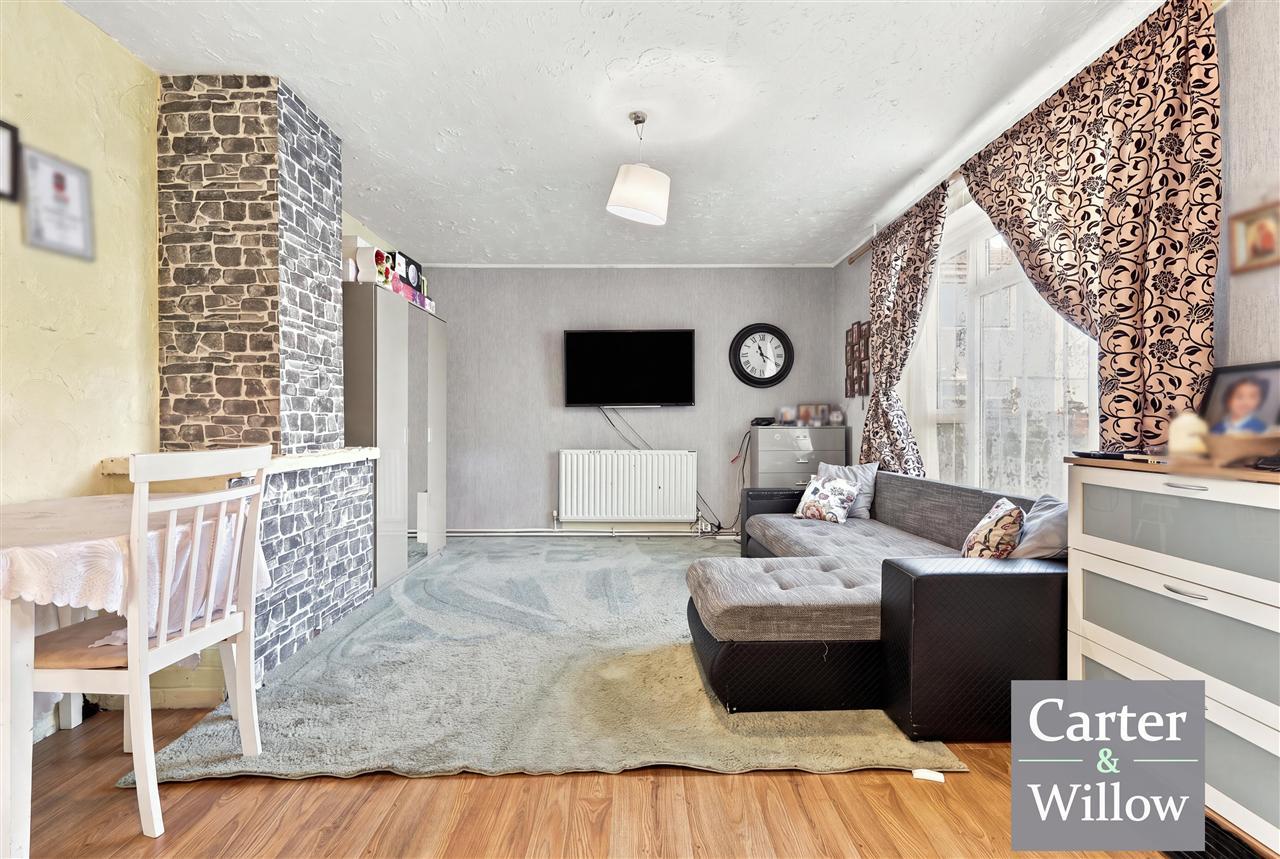 Stratford Close, Dagenham, Essex Image 5