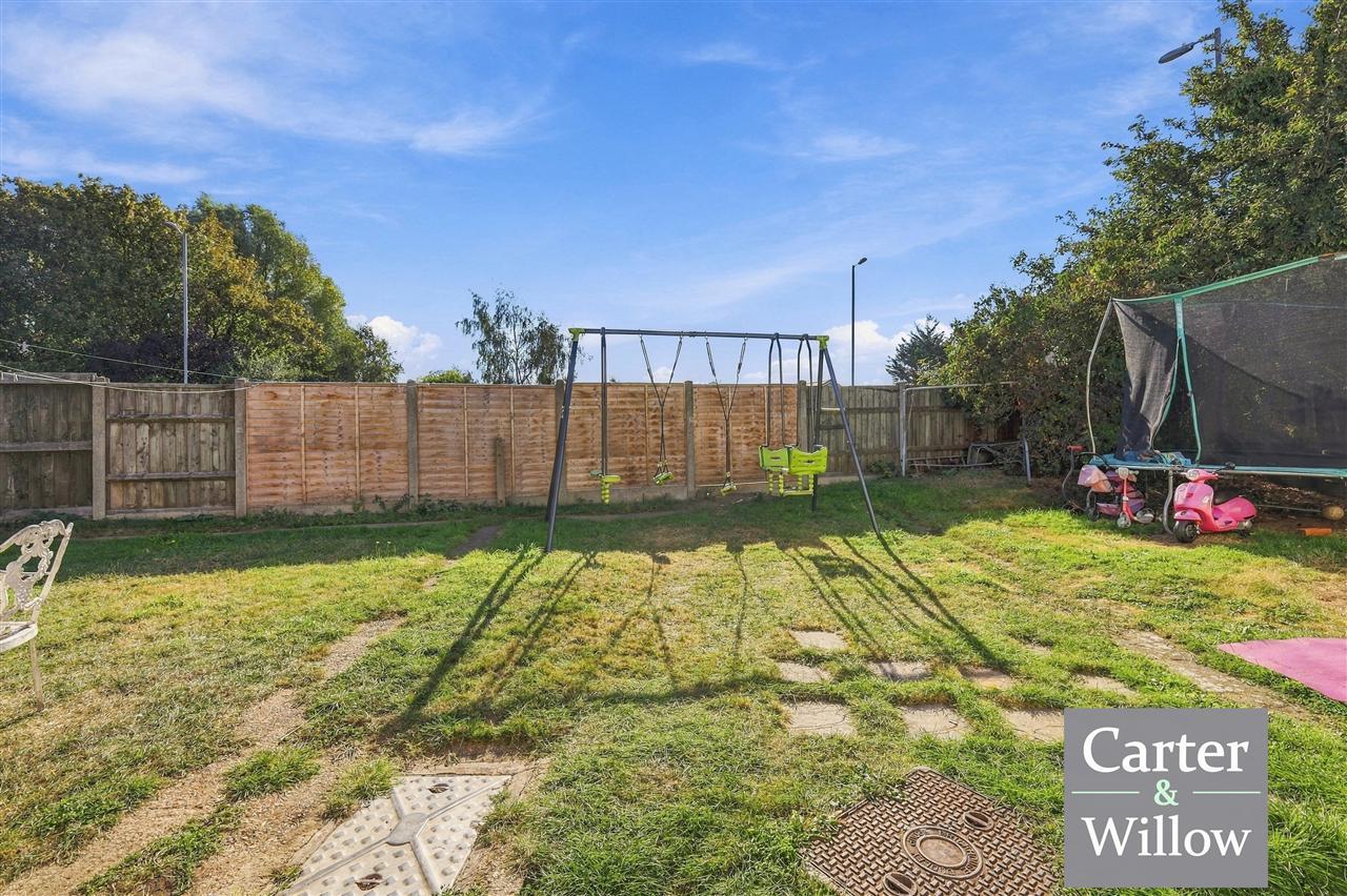 Stratford Close, Dagenham, Essex Image 18