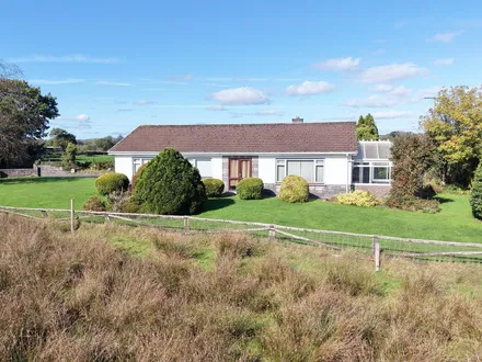 Llanddarog, Carmarthen, SA32