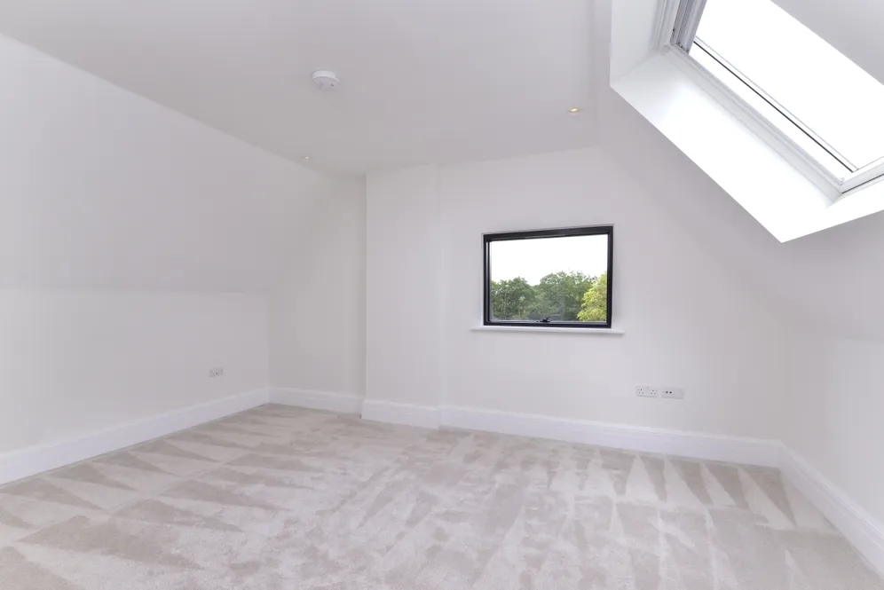 Medland Close Cranleigh GU6 photo 12