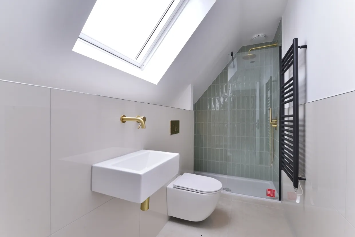Medland Close Cranleigh GU6 photo 13