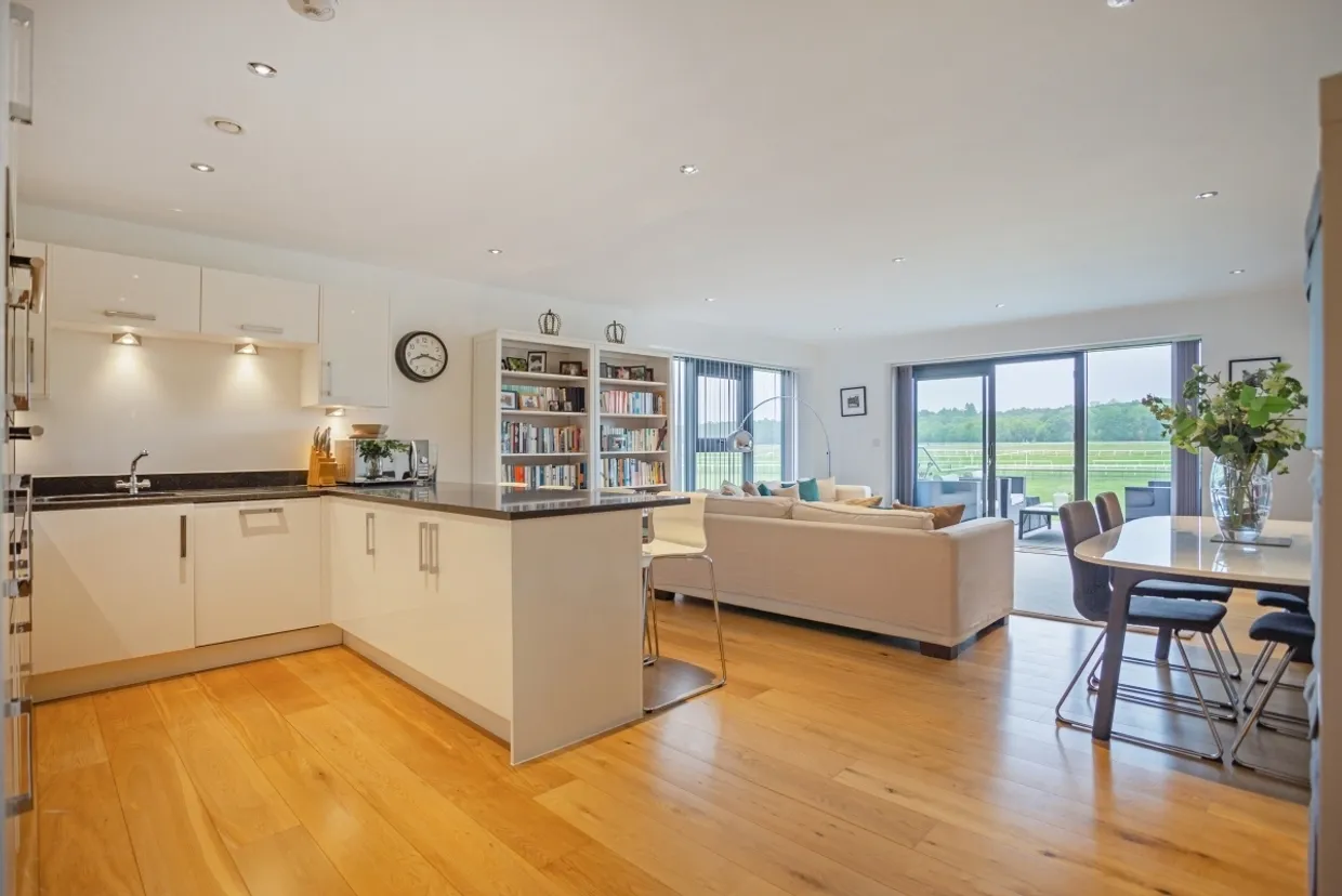Cape Cross House Newbury RG14 photo 7