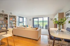 Cape Cross House Newbury RG14 photo 8