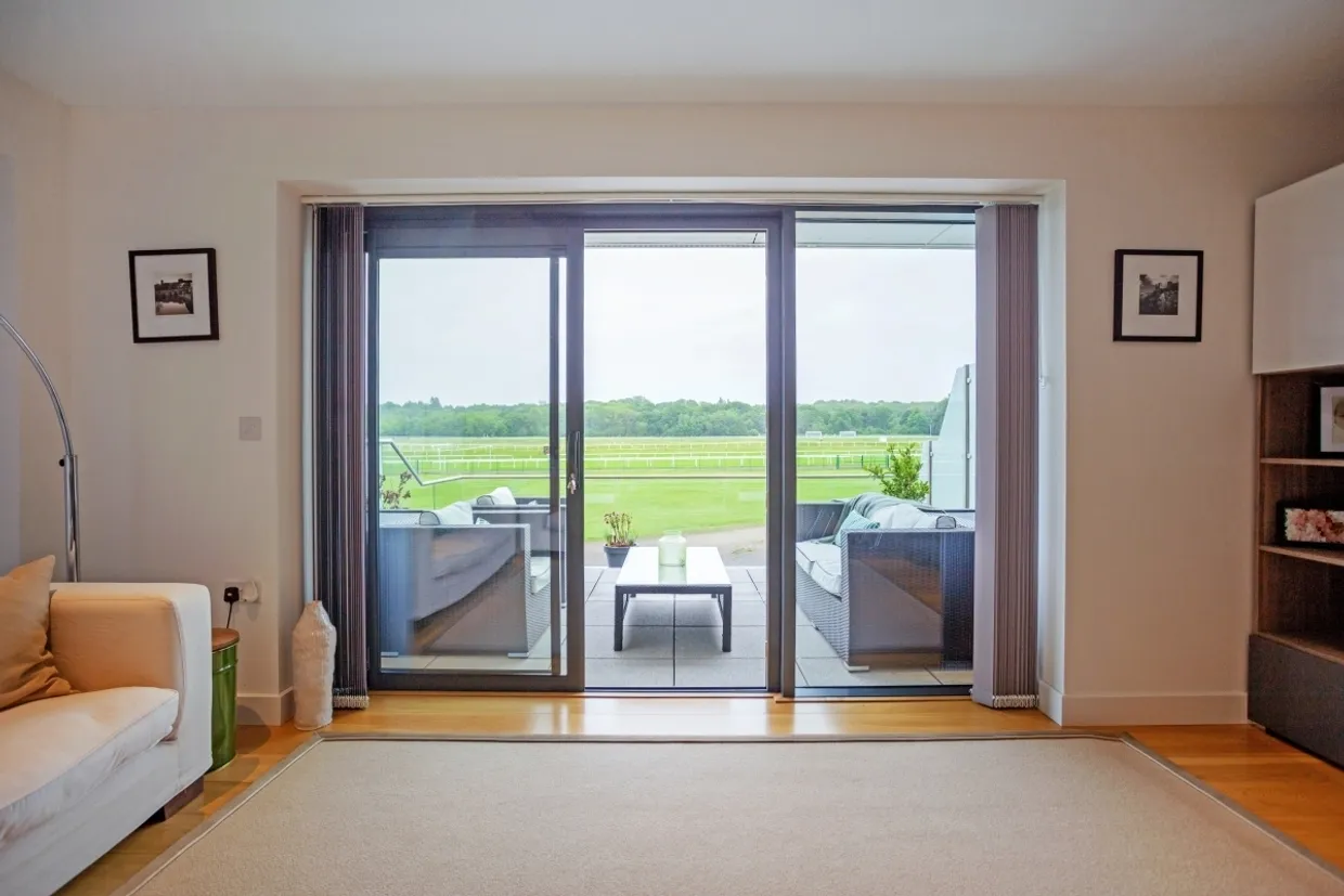 Cape Cross House Newbury RG14 photo 9